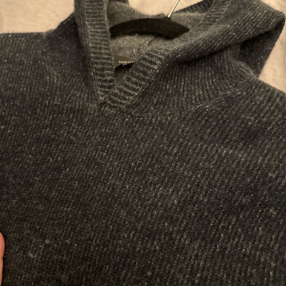 Vince Men's Charcoal Cashmere Sweater